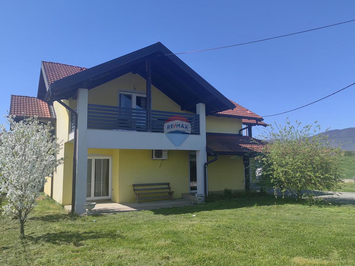 Casa Gornji Desinec, Jastrebarsko - Okolica, 245m2