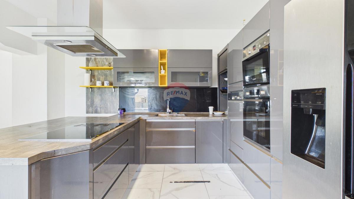 Casa Gornji Desinec, Jastrebarsko - Okolica, 245m2