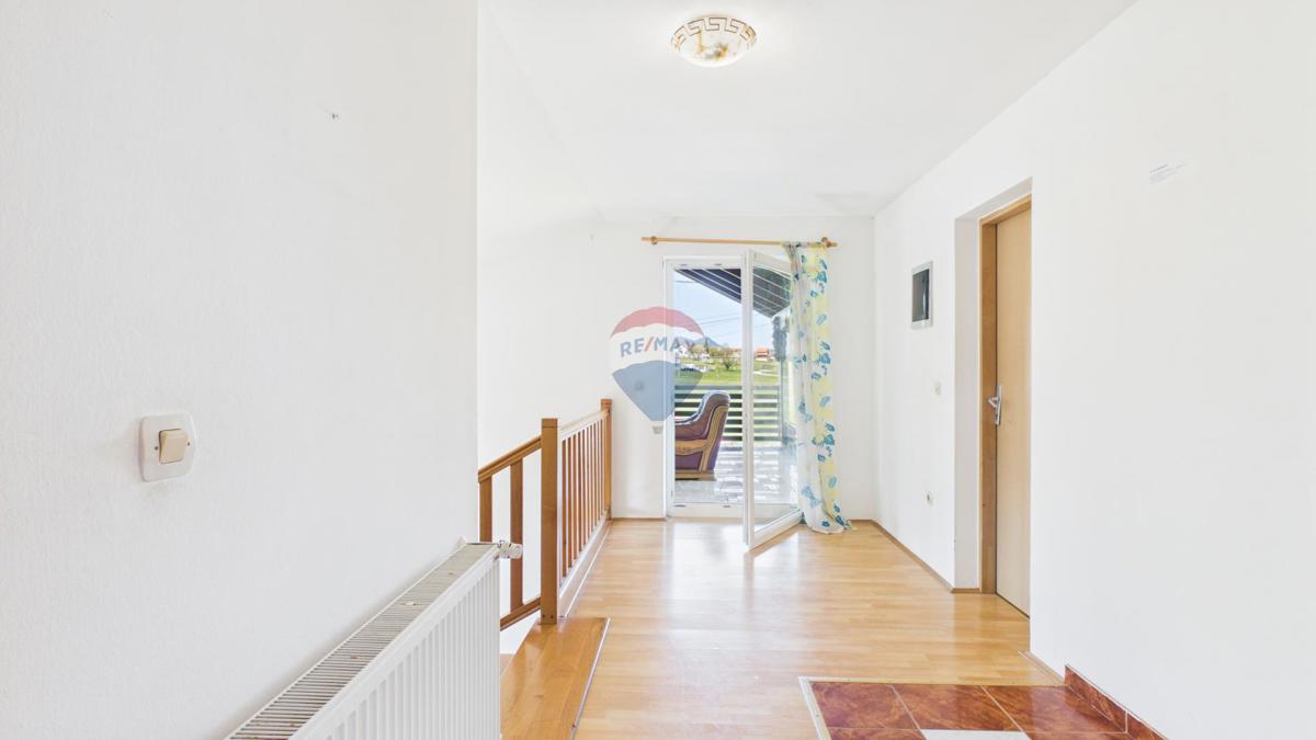 Casa Gornji Desinec, Jastrebarsko - Okolica, 245m2