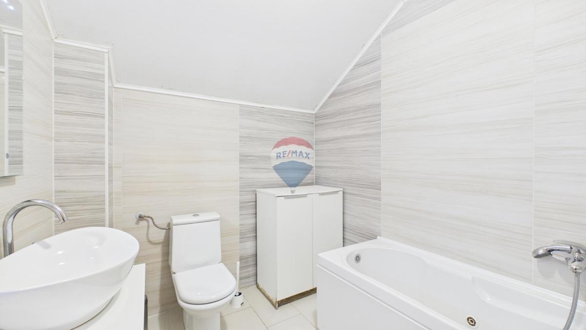 Casa Gornji Desinec, Jastrebarsko - Okolica, 245m2