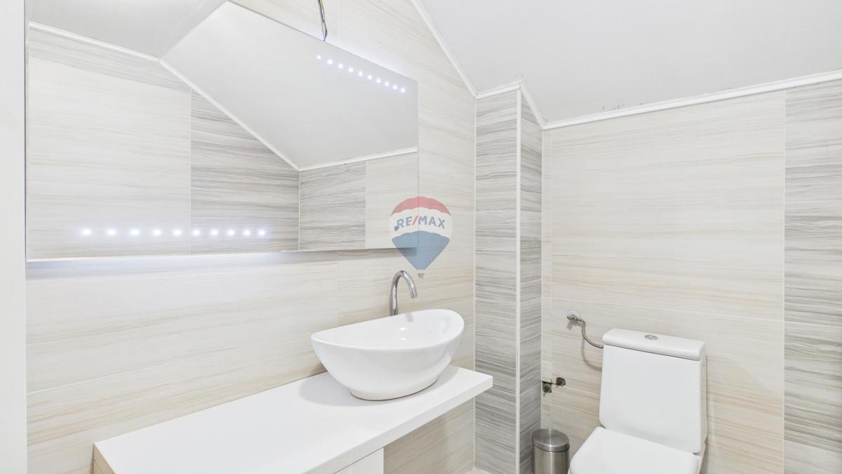 Casa Gornji Desinec, Jastrebarsko - Okolica, 245m2