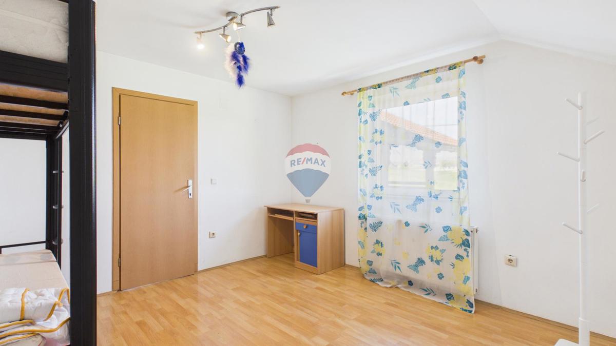 Casa Gornji Desinec, Jastrebarsko - Okolica, 245m2