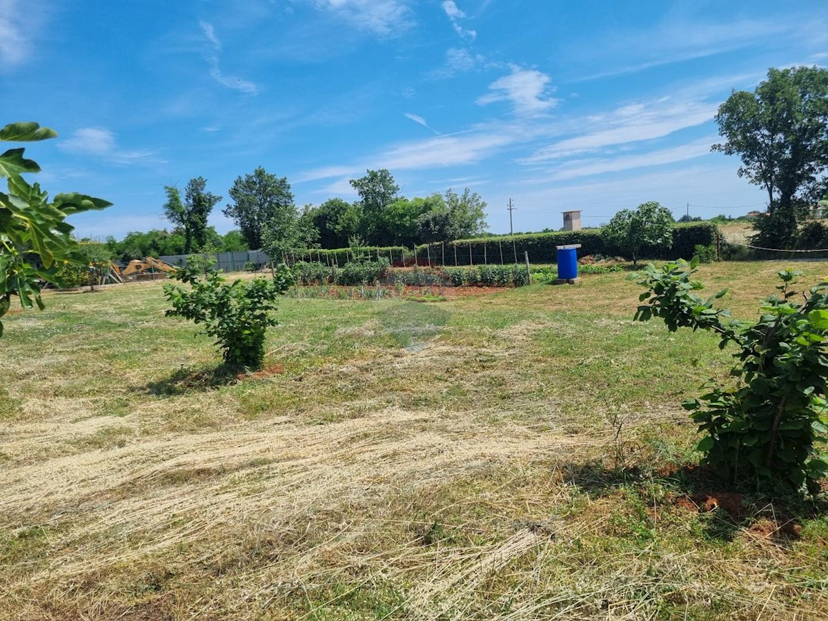 Terreno edificabile Loborika, Marčana, 2.321m2