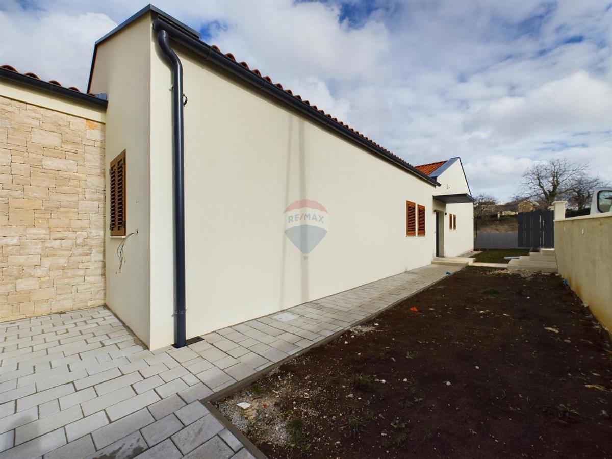 ISTRIA, TINJAN Quality holiday house 160 m2 with swimming pool 