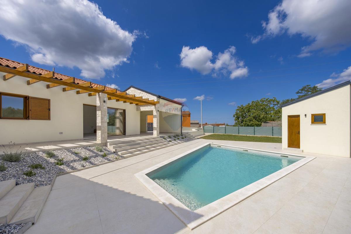 ISTRIA, TINJAN Quality holiday house 160 m2 with swimming pool 