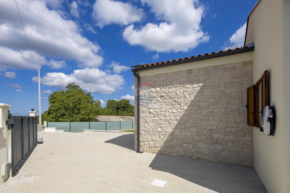 ISTRIA, TINJAN Quality holiday house 160 m2 with swimming pool 