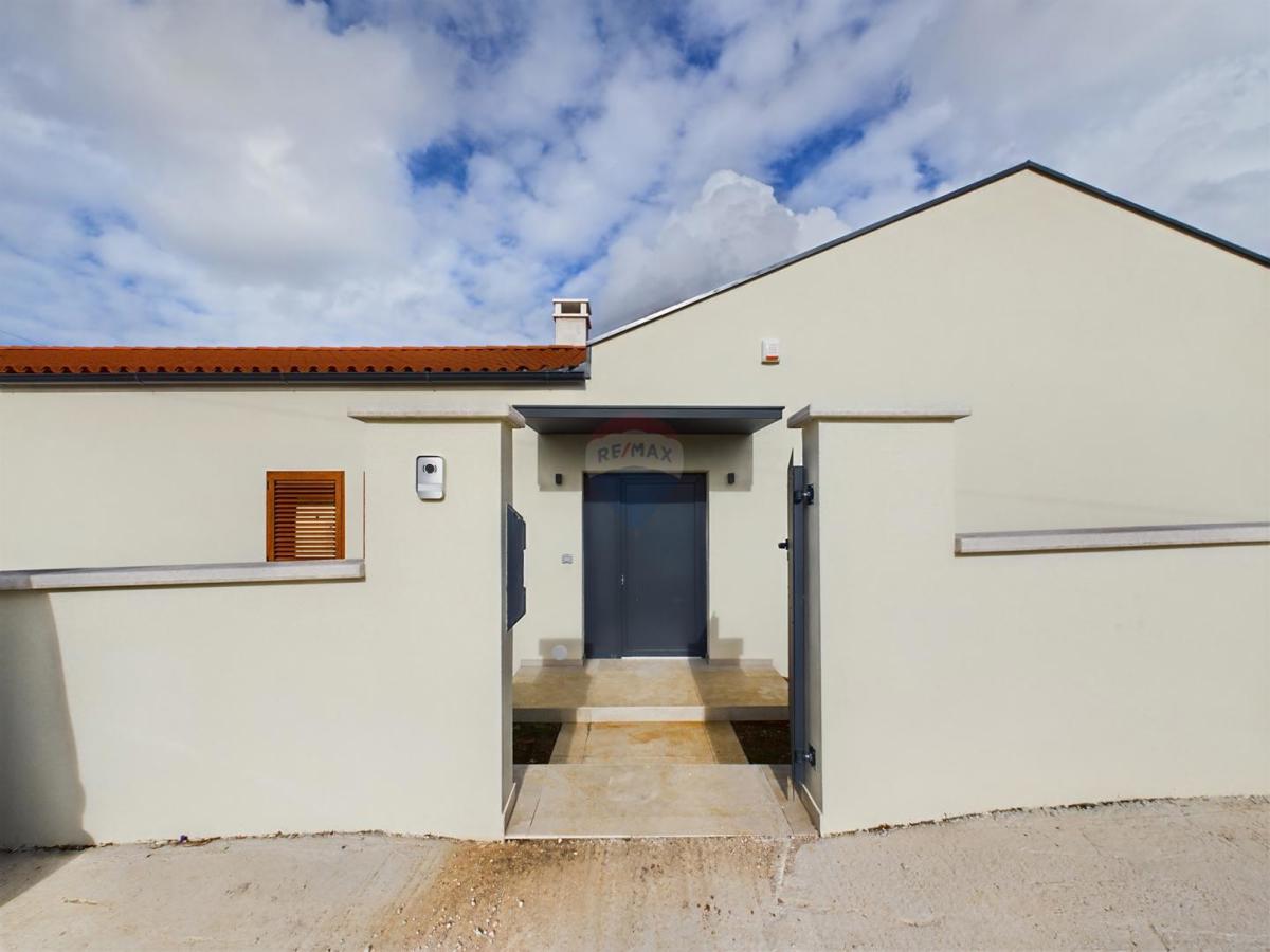 ISTRIA, TINJAN Quality holiday house 160 m2 with swimming pool 