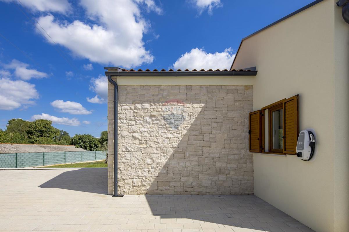 ISTRIA, TINJAN Quality holiday house 160 m2 with swimming pool 