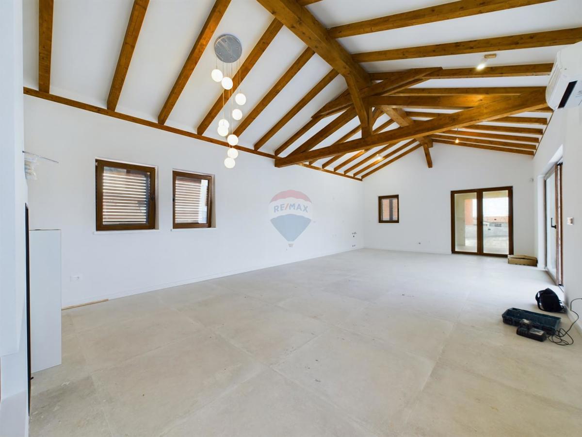 ISTRIA, TINJAN Quality holiday house 160 m2 with swimming pool 