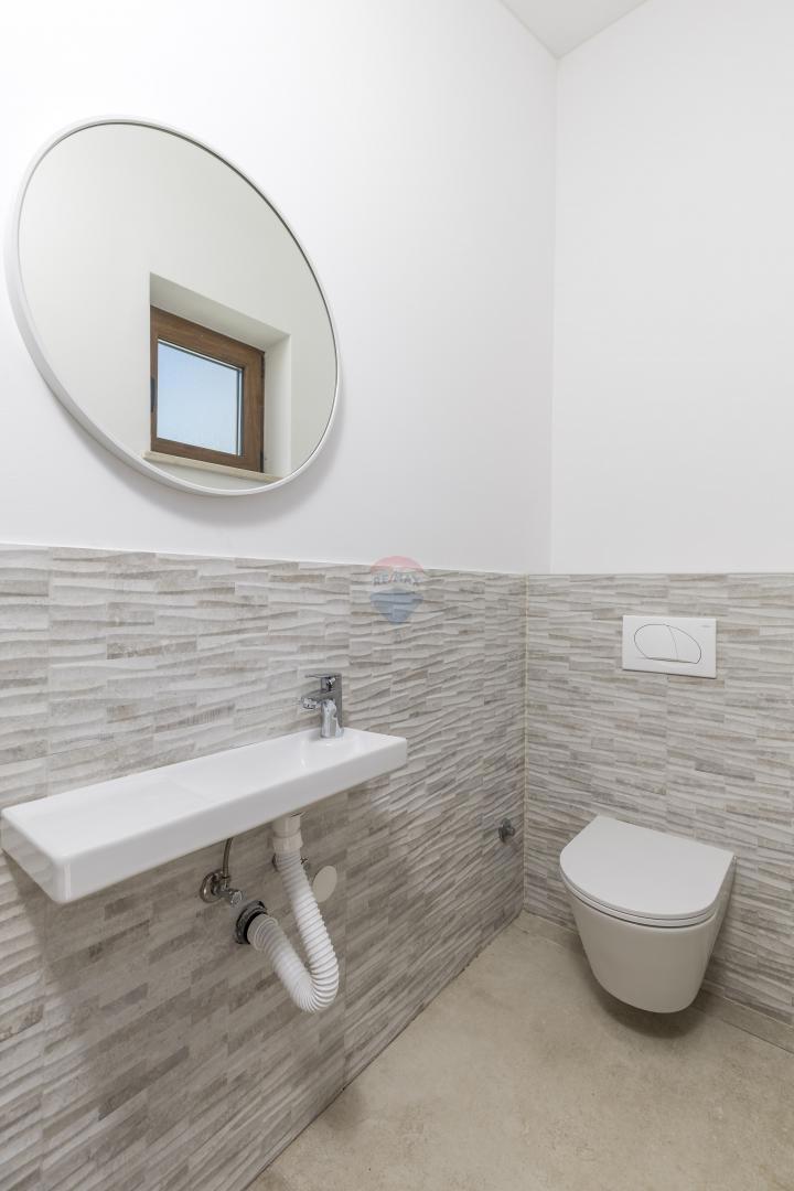 ISTRIA, TINJAN Quality holiday house 160 m2 with swimming pool 