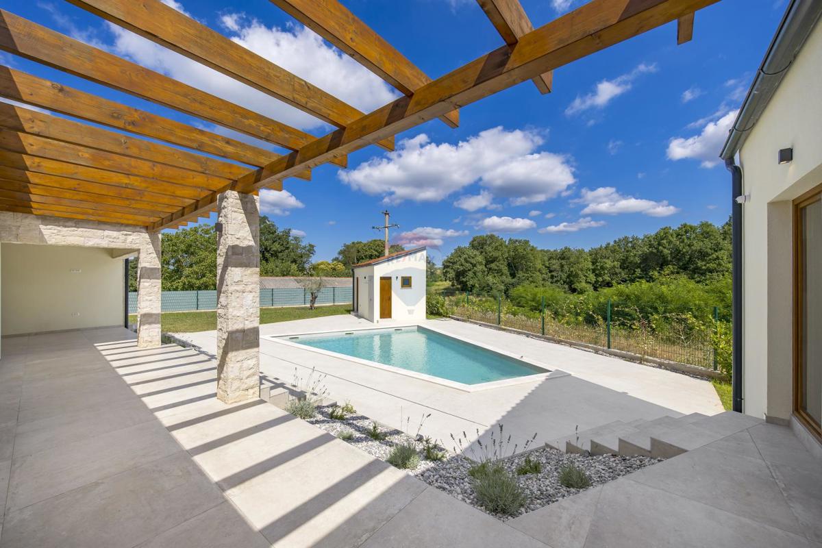 ISTRIA, TINJAN Quality holiday house 160 m2 with swimming pool 