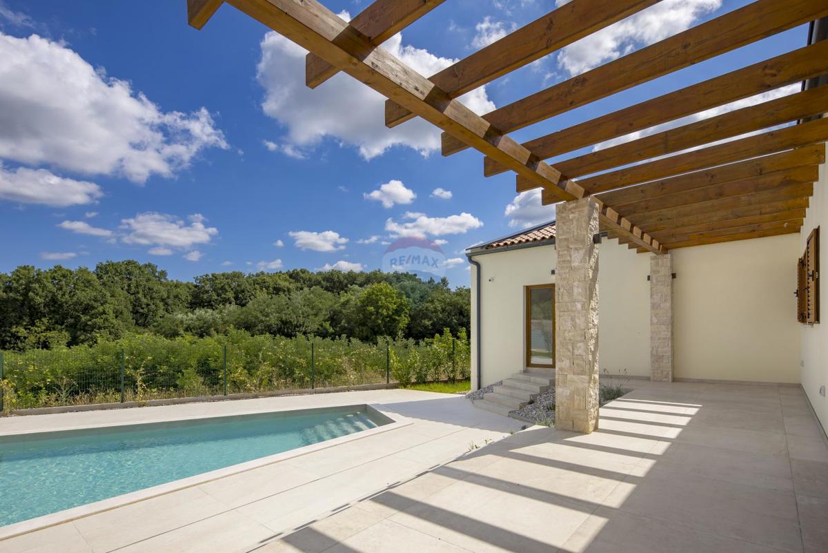 ISTRIA, TINJAN Quality holiday house 160 m2 with swimming pool 