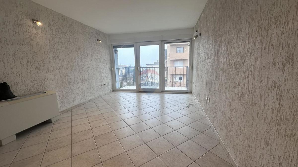 Appartamento Širi centar, Pula, 64m2