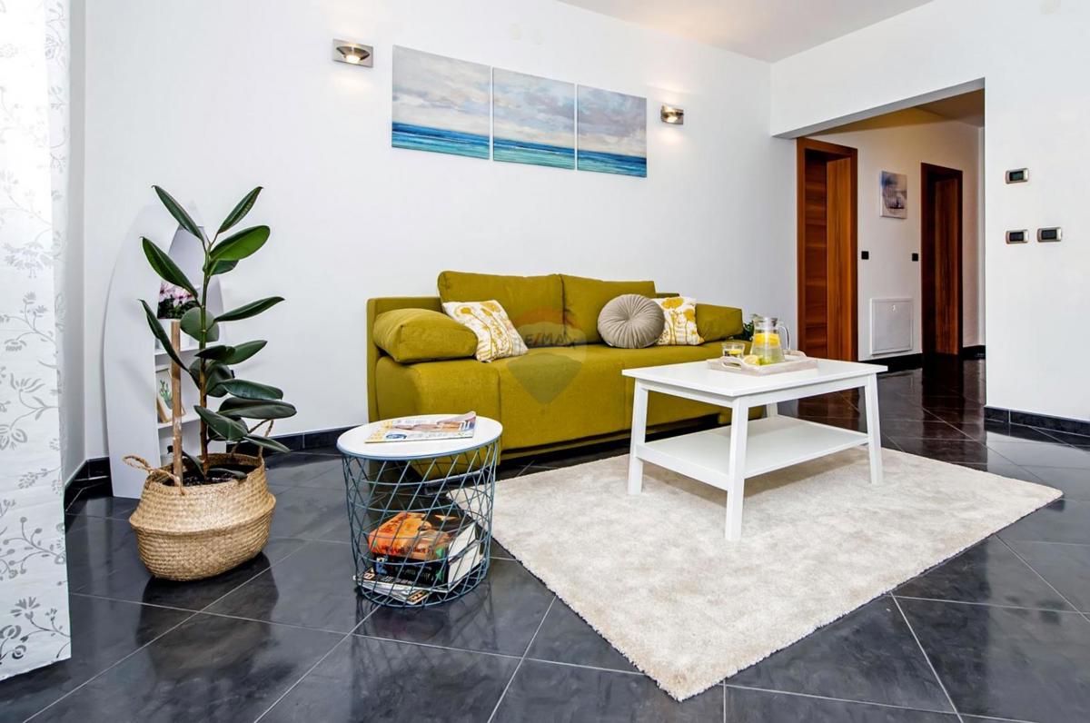 Istria, Rovigno – 7 km, Villa di lusso, zona tranquilla – Terreno 1719 m²
