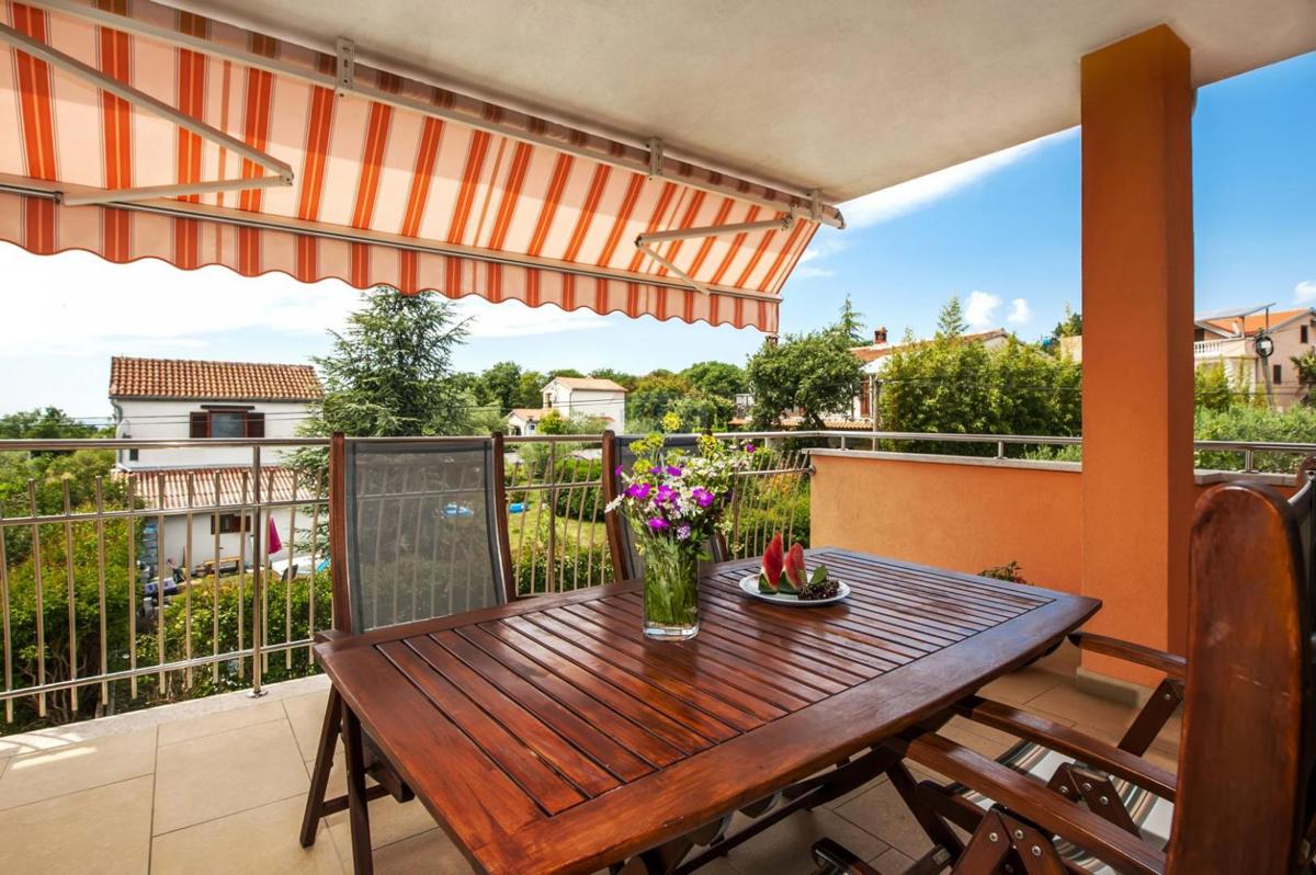 Istria, Rovigno – 7 km, Villa di lusso, zona tranquilla – Terreno 1719 m²