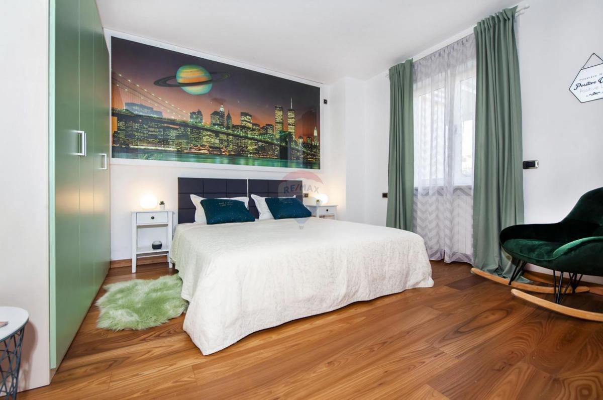 Istria, Rovigno – 7 km, Villa di lusso, zona tranquilla – Terreno 1719 m²