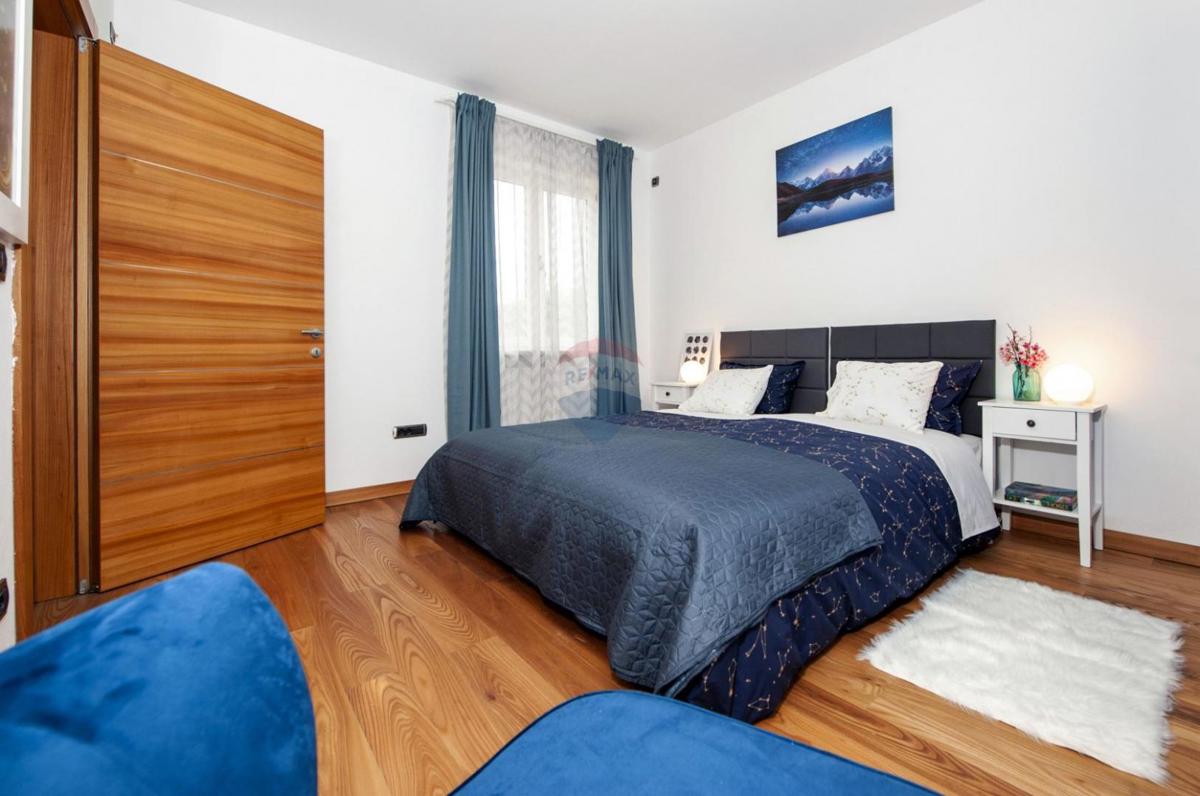 Istria, Rovigno – 7 km, Villa di lusso, zona tranquilla – Terreno 1719 m²
