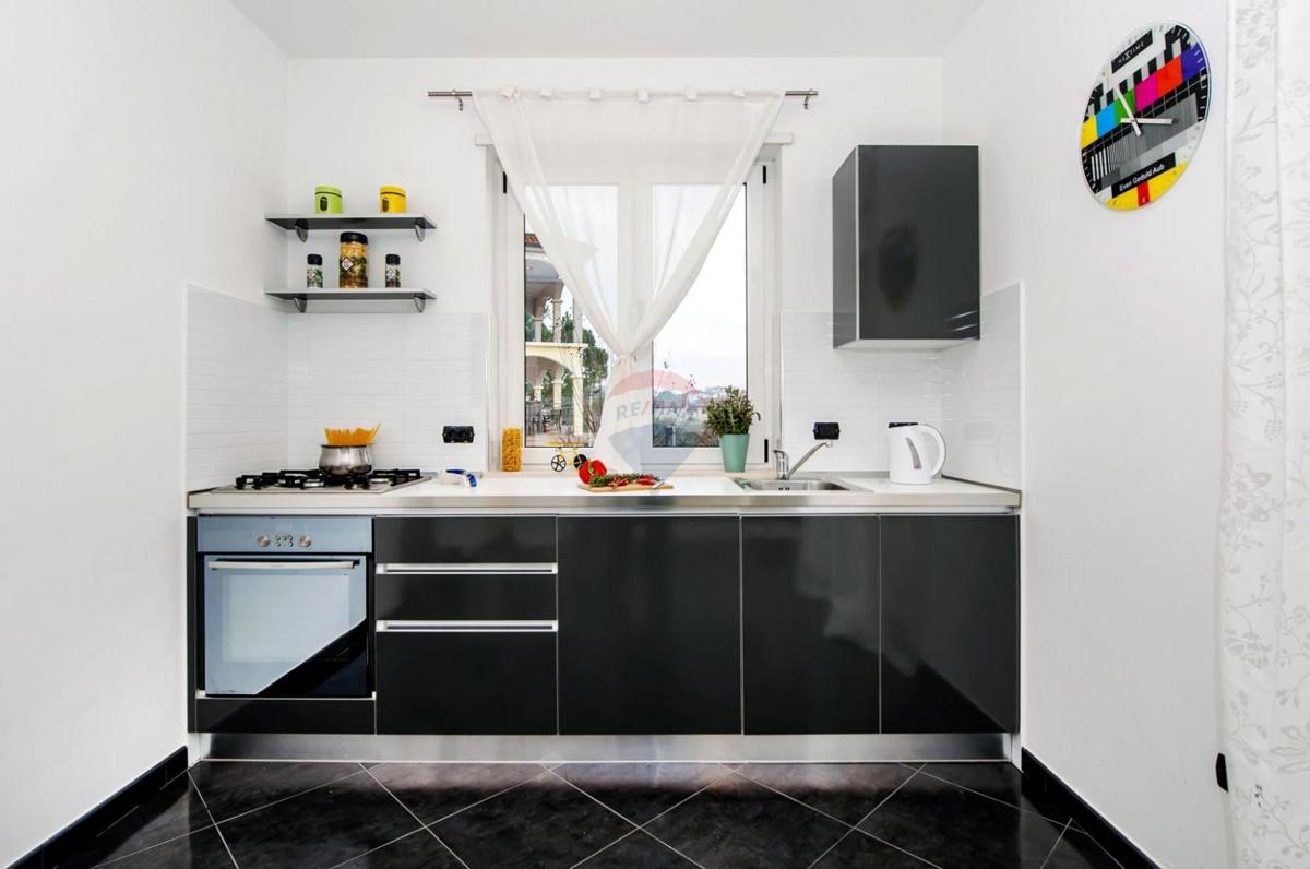 Istria, Rovigno – 7 km, Villa di lusso, zona tranquilla – Terreno 1719 m²