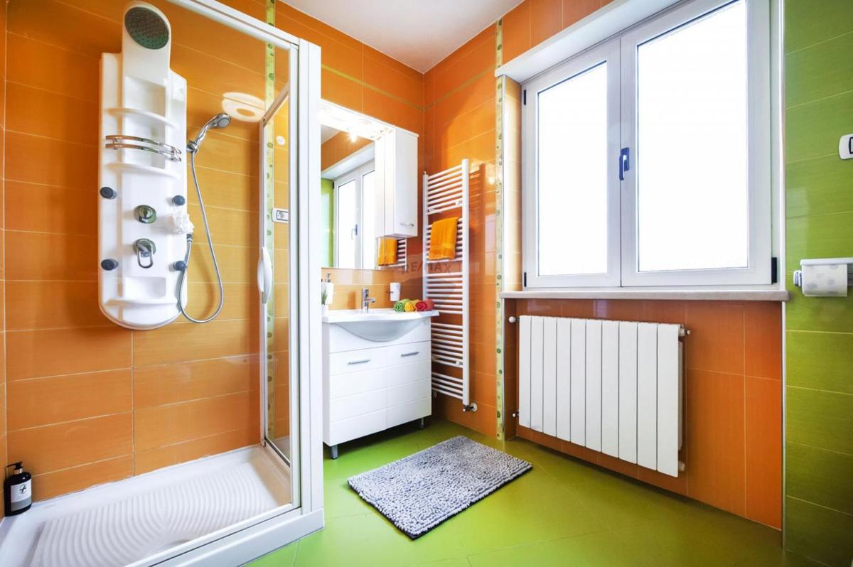 Istria, Rovigno – 7 km, Villa di lusso, zona tranquilla – Terreno 1719 m²