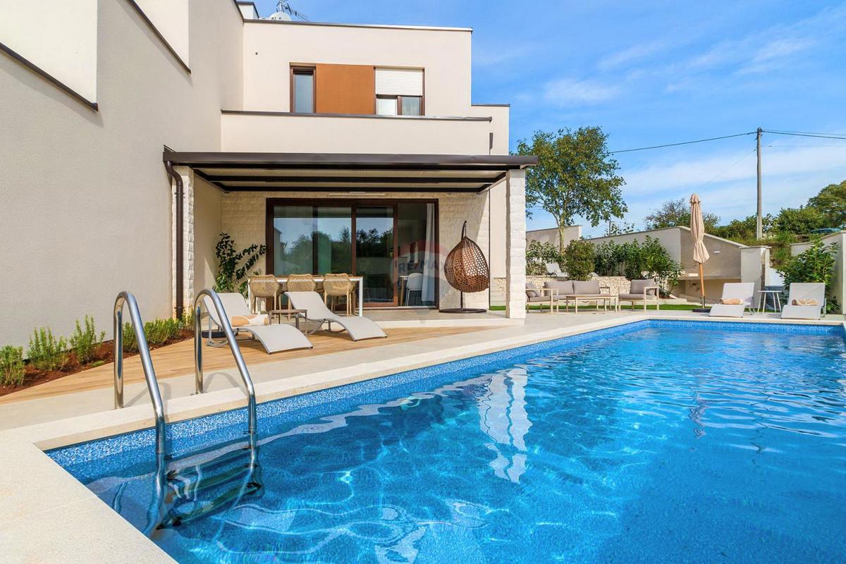 ISTRIA, SVETVINČENAT – Moderna casa bifamiliare con piscina