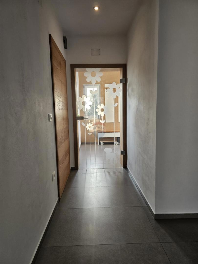 Casa okolica Pule, Pula, 250m2