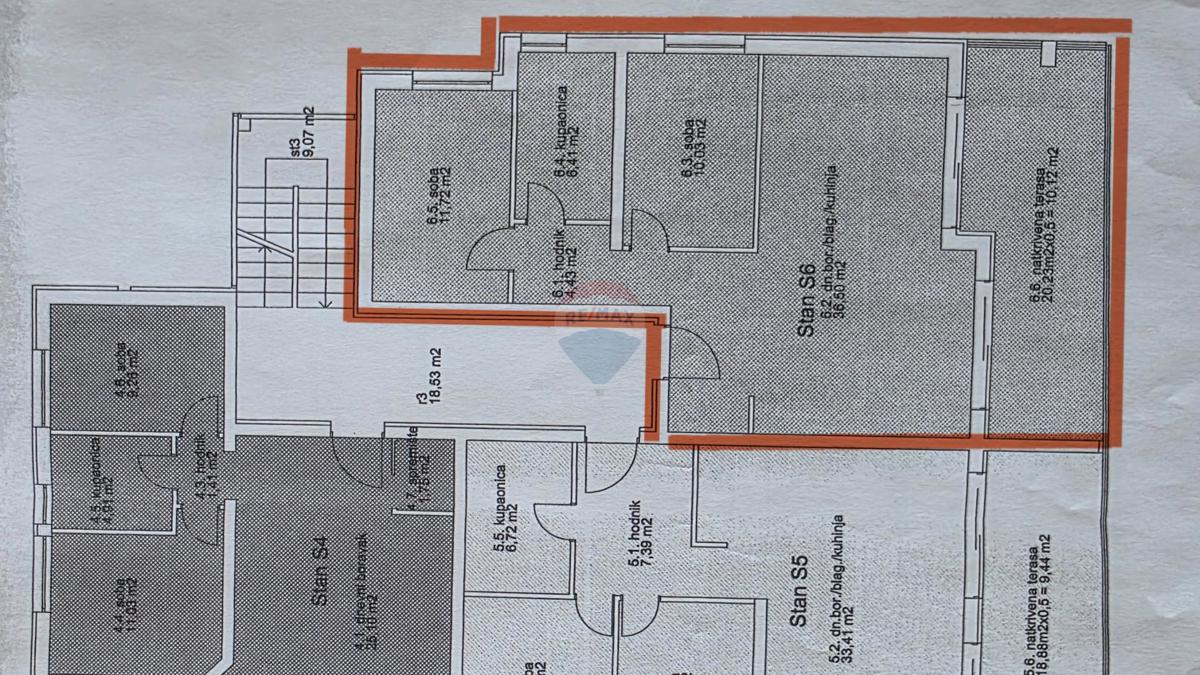 Istria, Novigrad – Ampio appartamento familiare con vista mare