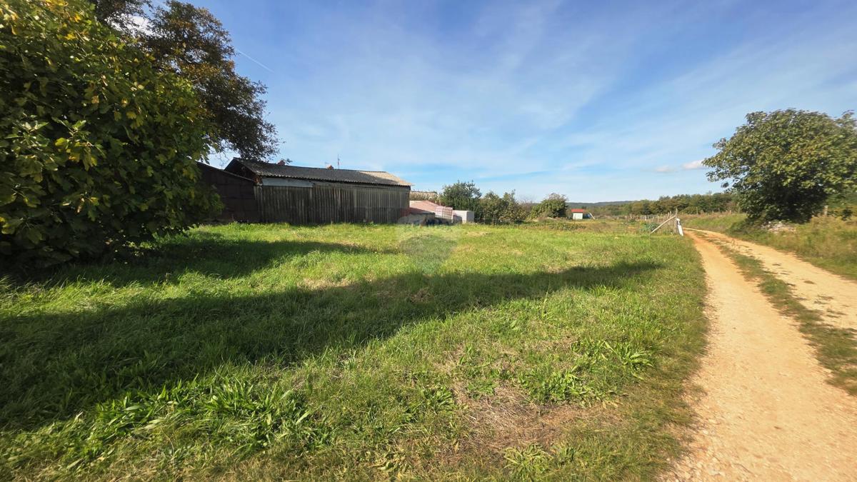 Terreno edificabile Oprtalj, 453m2