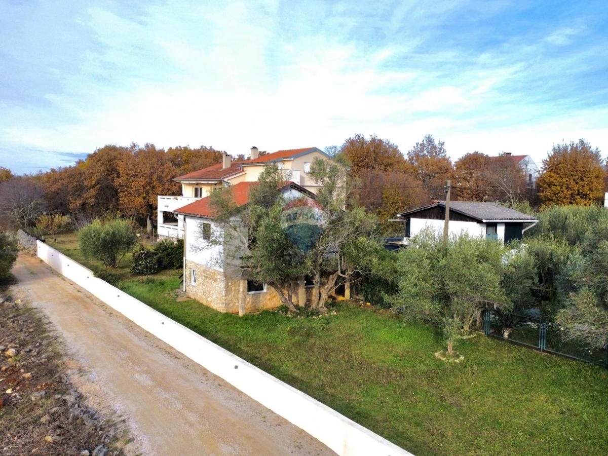 Krk, Linardići – Casa indipendente con progetto di ricostruzione