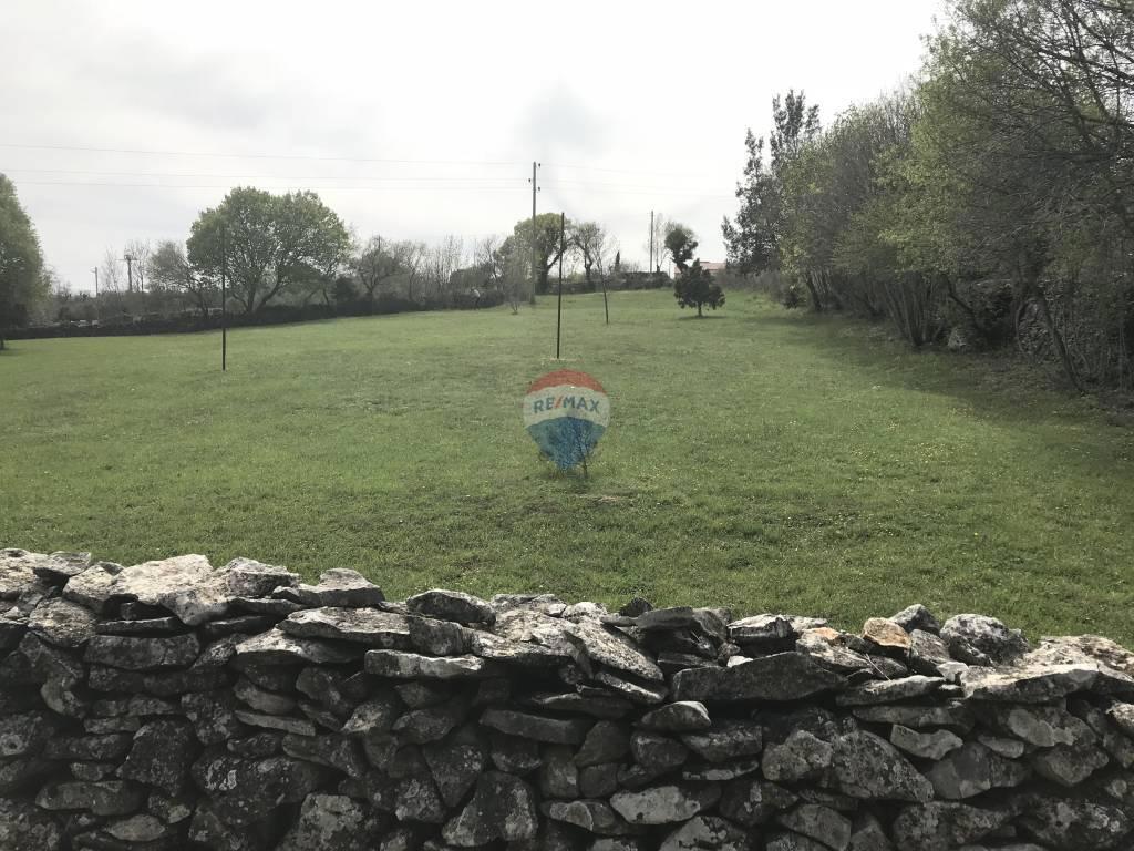 Terreno edificabile Rakalj, Marčana, 713m2