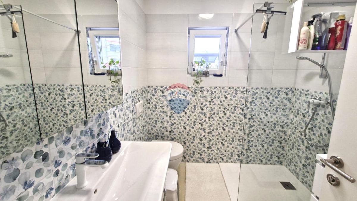 Istria, Medulin, Nuova costruzione con giardino, vicino al centro e alle spiagge, pronta per abitare