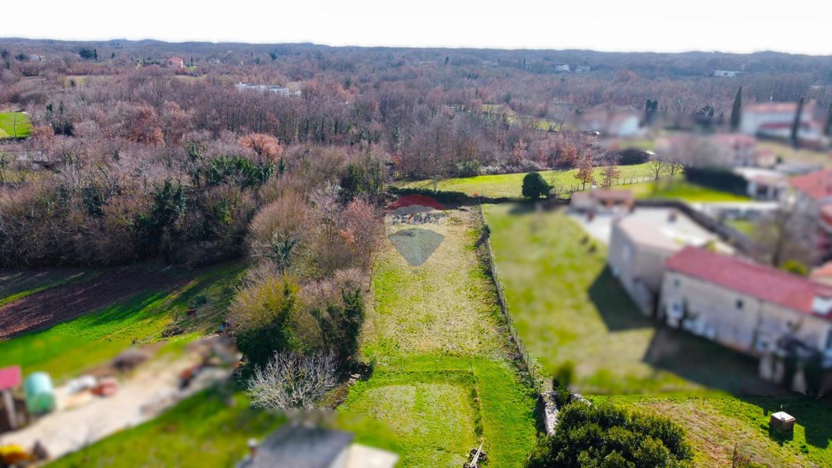 Terreno edificabile Kanfanar, 830m2