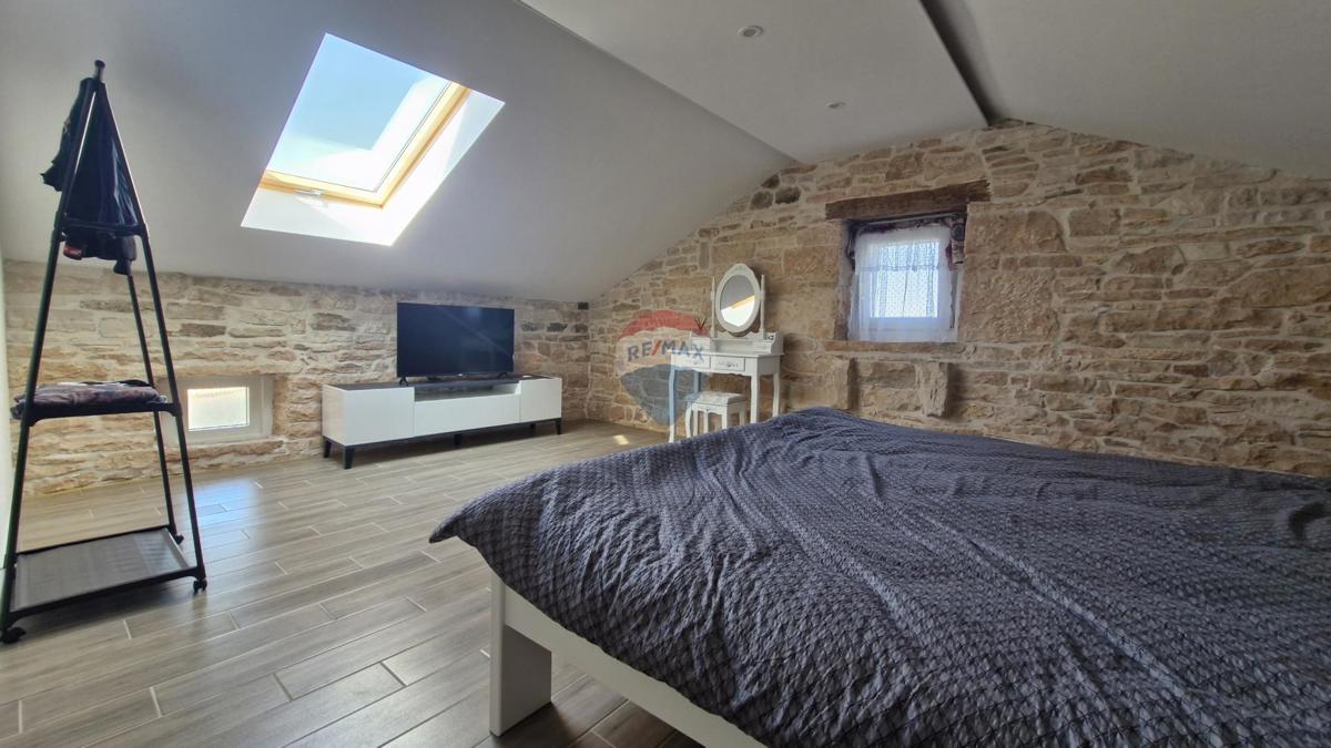 Istria, Barban, Hrboki – Casa in pietra con piscina, 100 m²