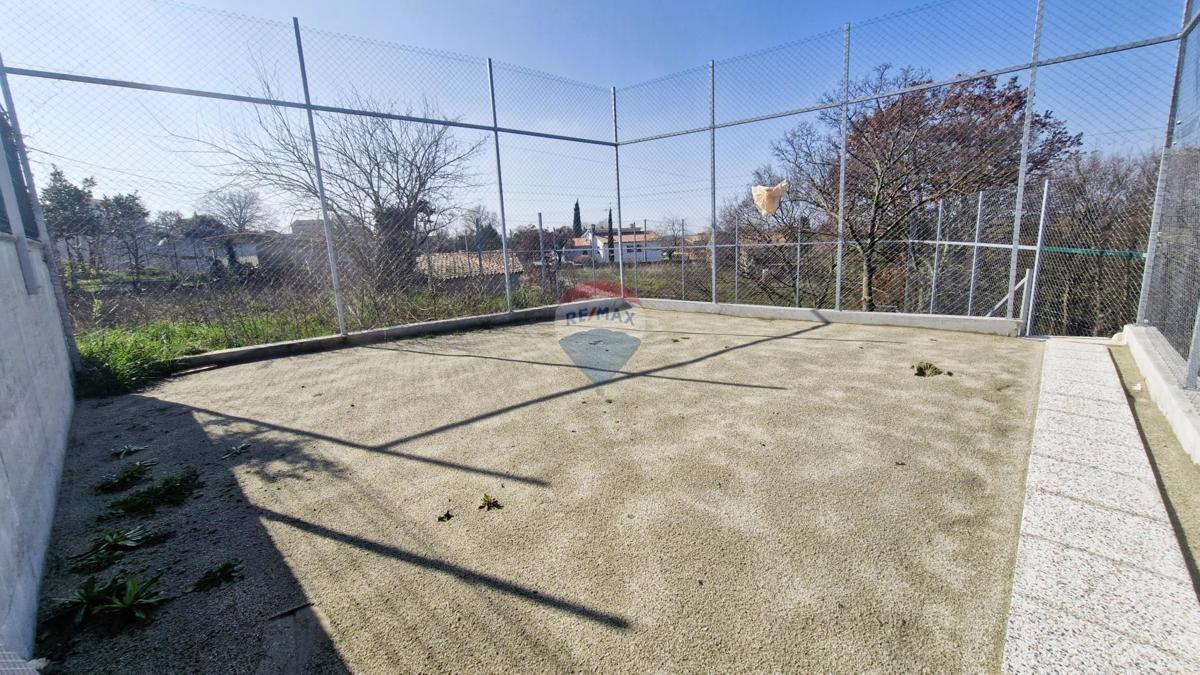 Istria, Barban, Hrboki – Casa in pietra con piscina, 100 m²