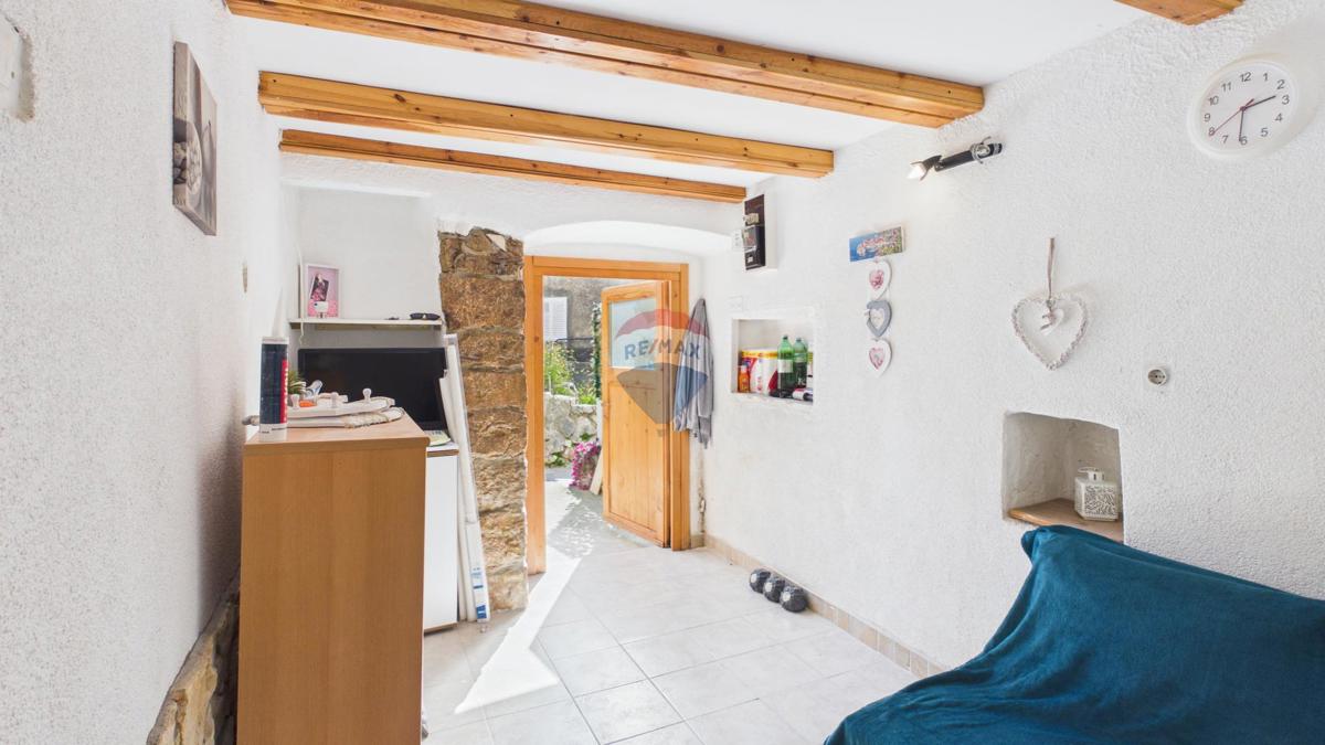 Krk, Omišalj | Autentica casa in pietra con 2 camere da letto e terrazza