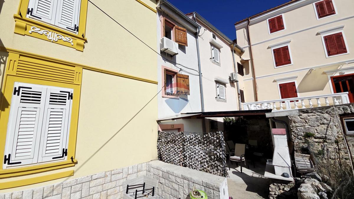 Krk, Omišalj | Autentica casa in pietra con 2 camere da letto e terrazza