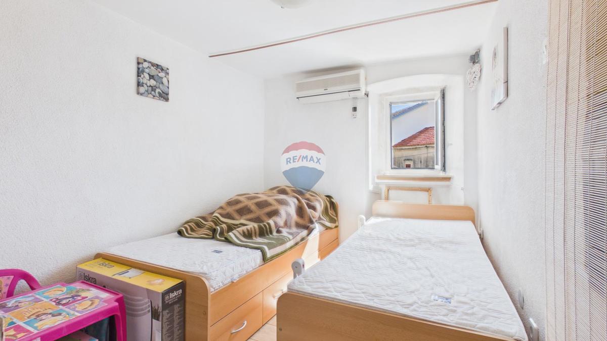 Krk, Omišalj | Autentica casa in pietra con 2 camere da letto e terrazza