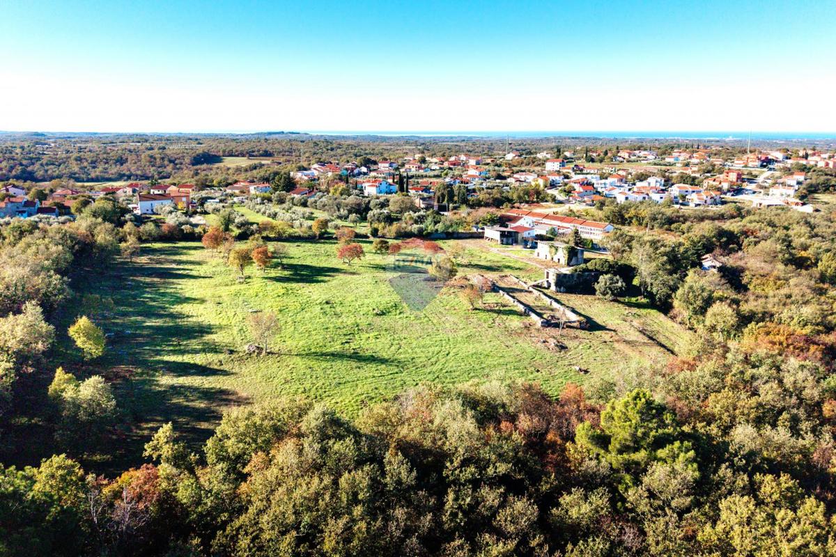 Istria, Kaštel – Terreno edificabile per investimento con vista panoramica