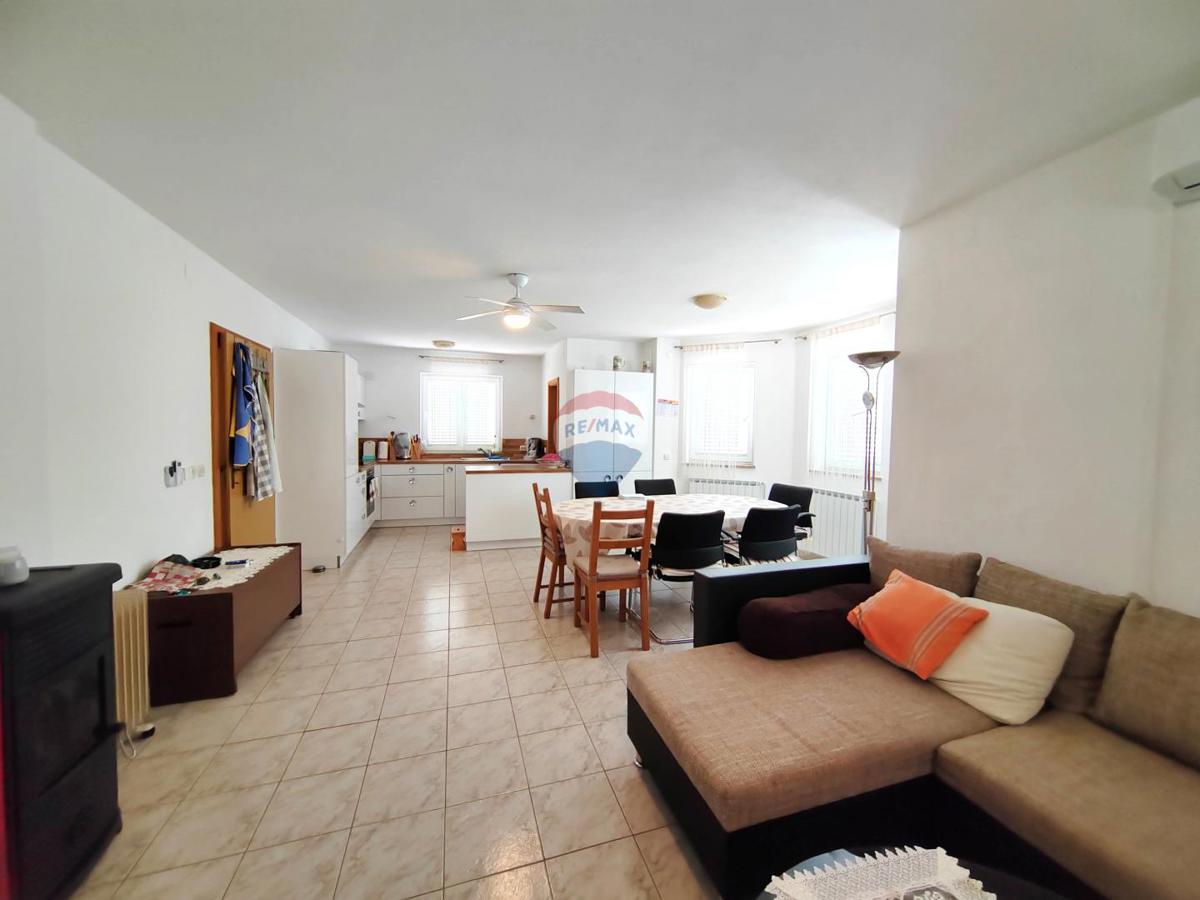 Casa Malinska, Malinska-Dubašnica, 243m2