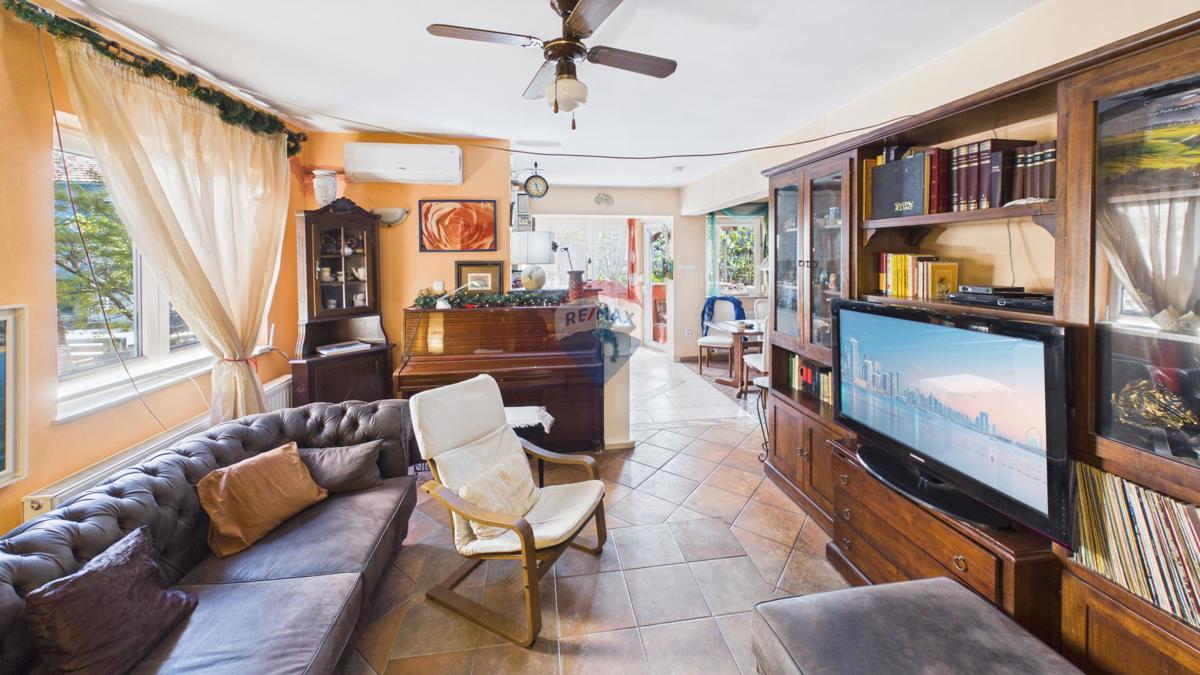 Casa Rudeš, Trešnjevka - Sjever, 251m2