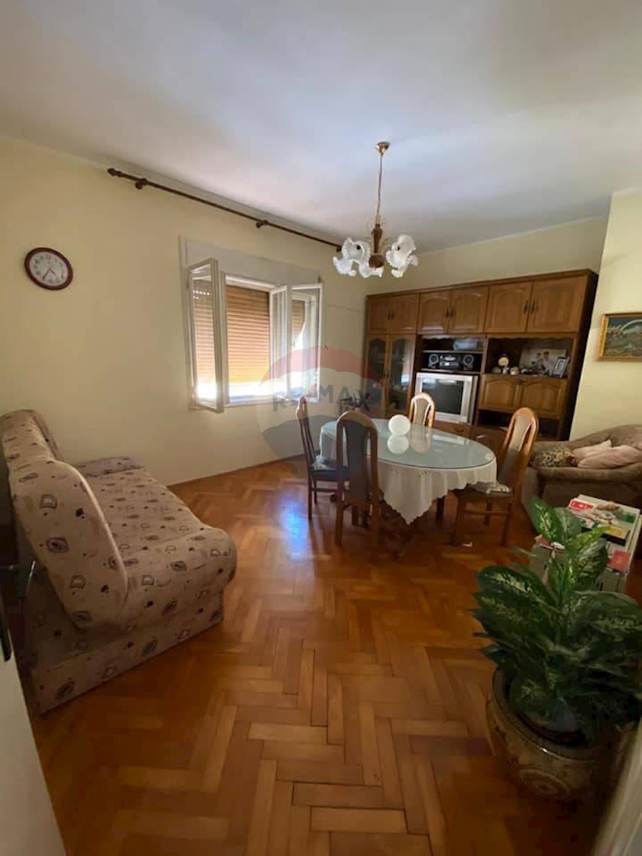 Villa Singola/Casa Vacanza Centar, Pula, 160m2