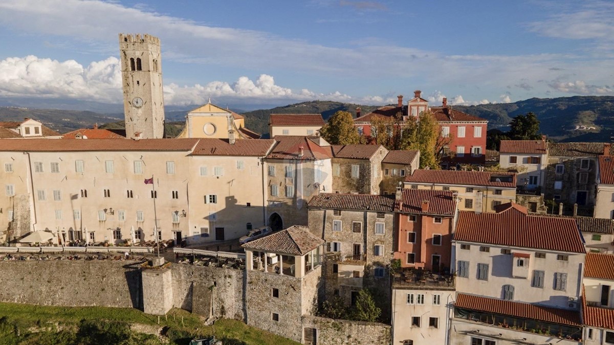 Villa Singola/Casa Vacanza Motovun, 250m2