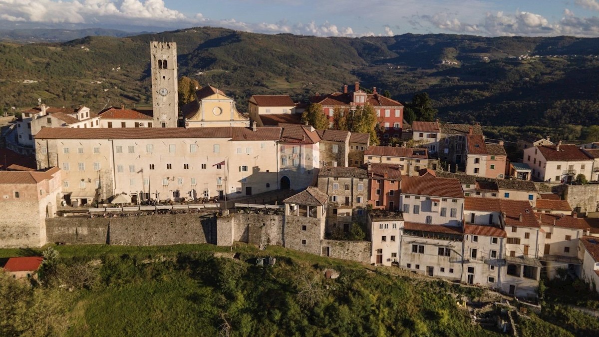 Villa Singola/Casa Vacanza Motovun, 250m2