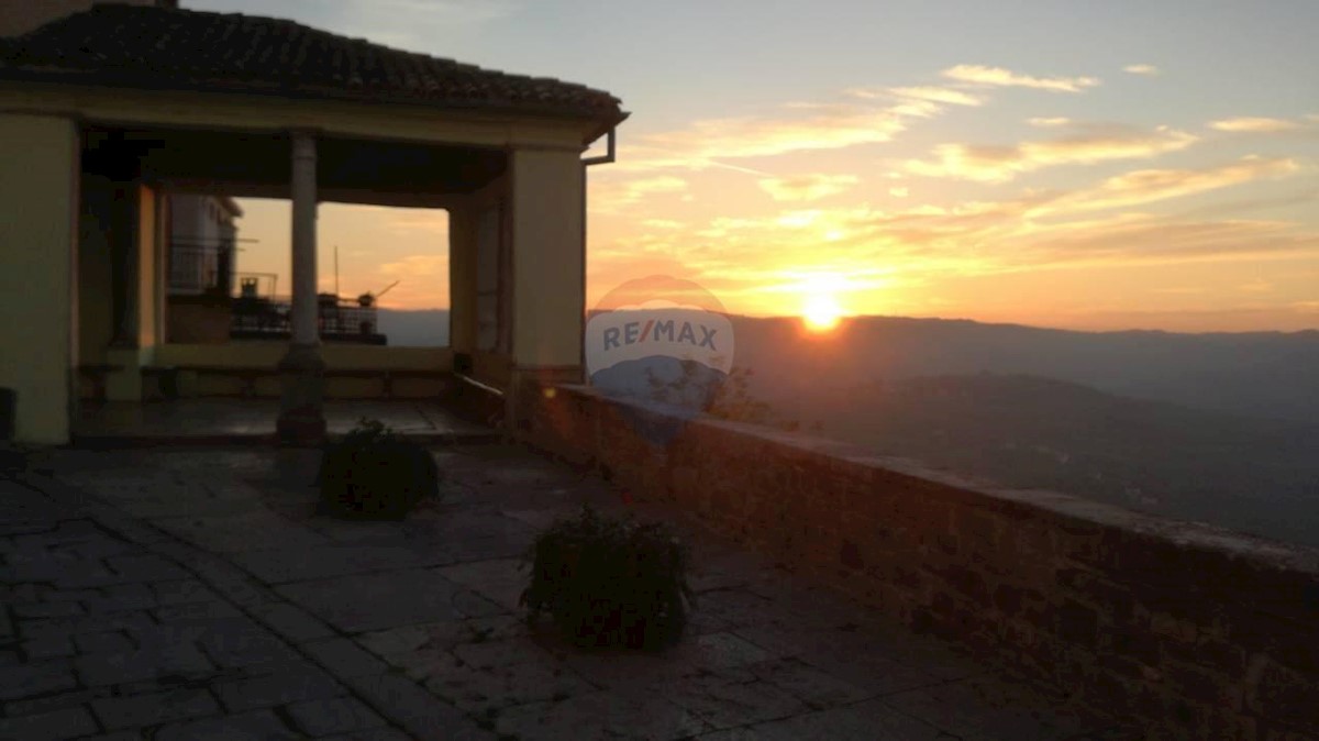 Villa Singola/Casa Vacanza Motovun, 250m2