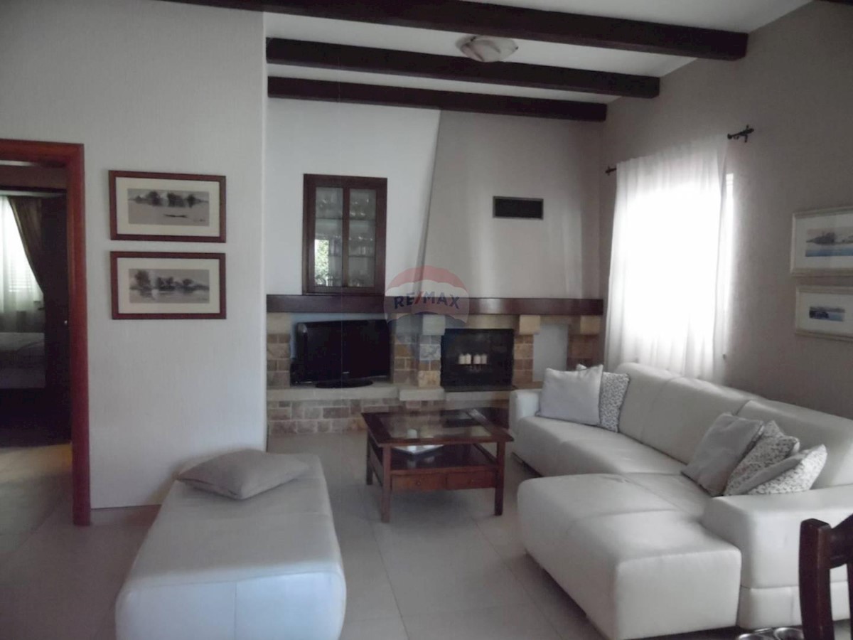 Villa Singola/Casa Vacanza Fažana, 433,30m2