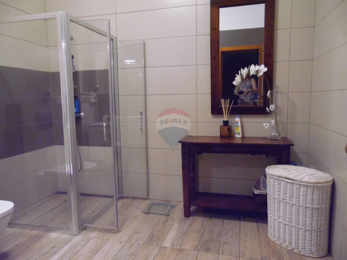 Villa Singola/Casa Vacanza Fažana, 433,30m2