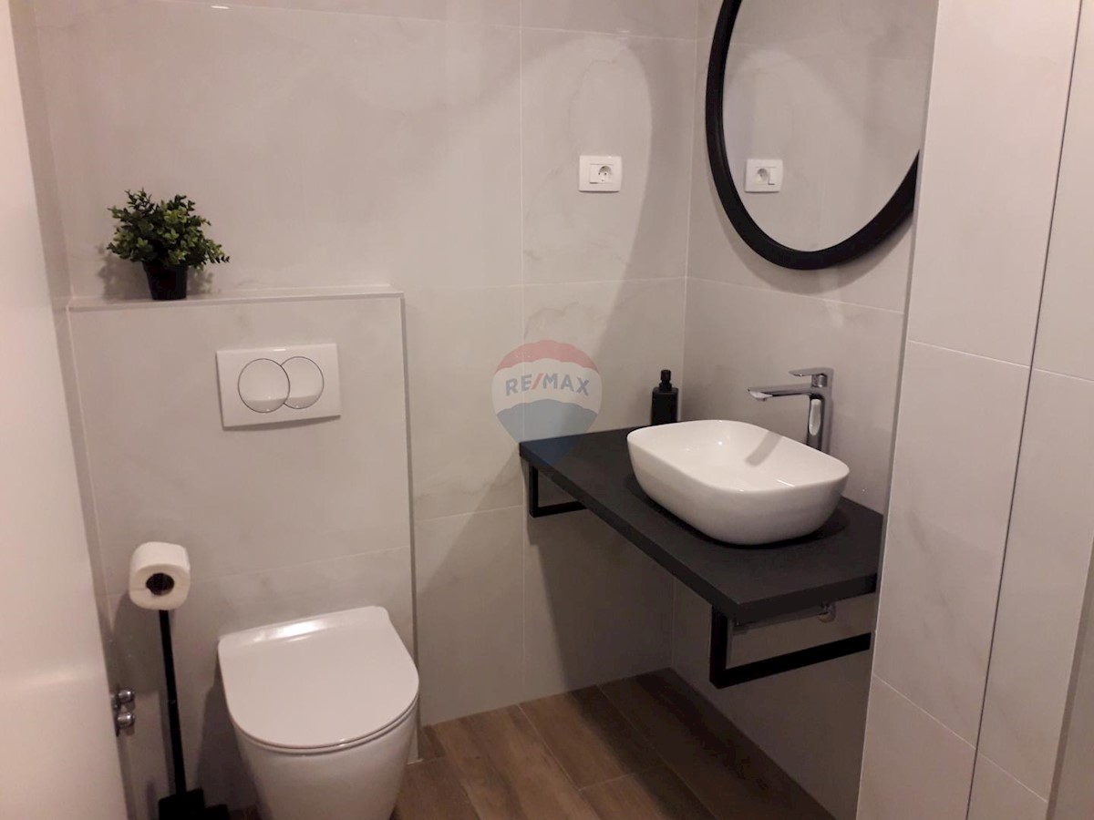 Villa Singola/Casa Vacanza Fažana, 433,30m2