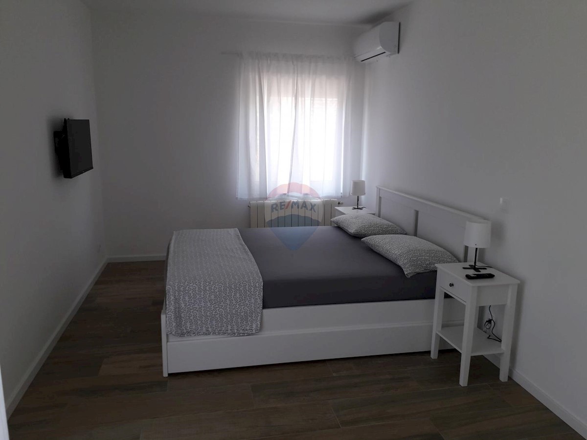 Villa Singola/Casa Vacanza Fažana, 433,30m2