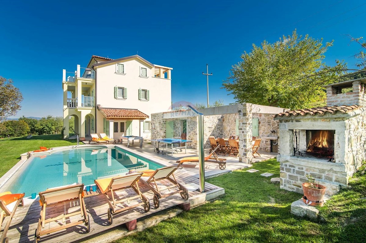 Villa Singola/Casa Vacanza Motovun, 260m2