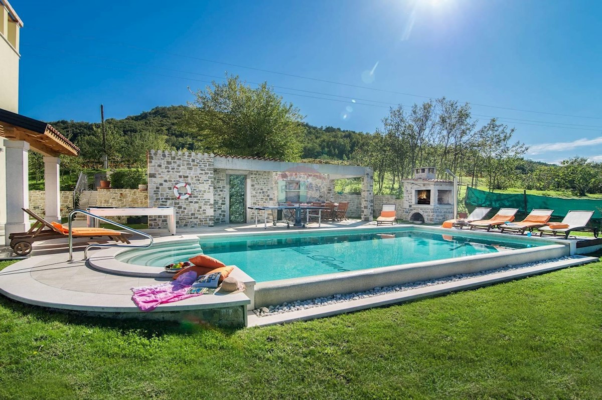 Villa Singola/Casa Vacanza Motovun, 260m2