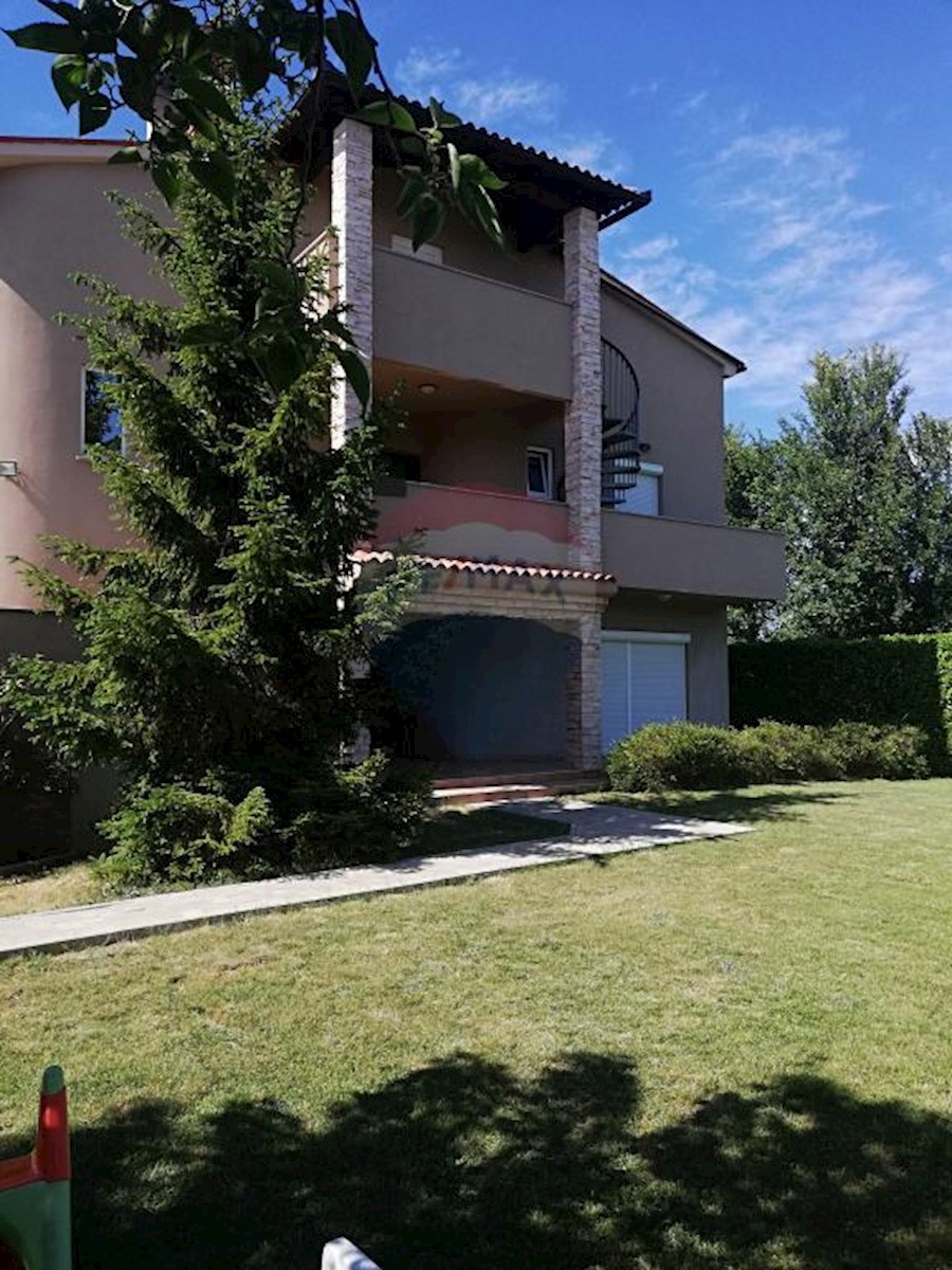 Villa Singola/Casa Vacanza Valbandon, Fažana, 220m2